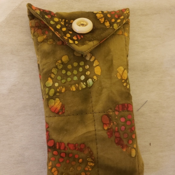 Meet your Posher, Cynthia - Picture 4 of 4